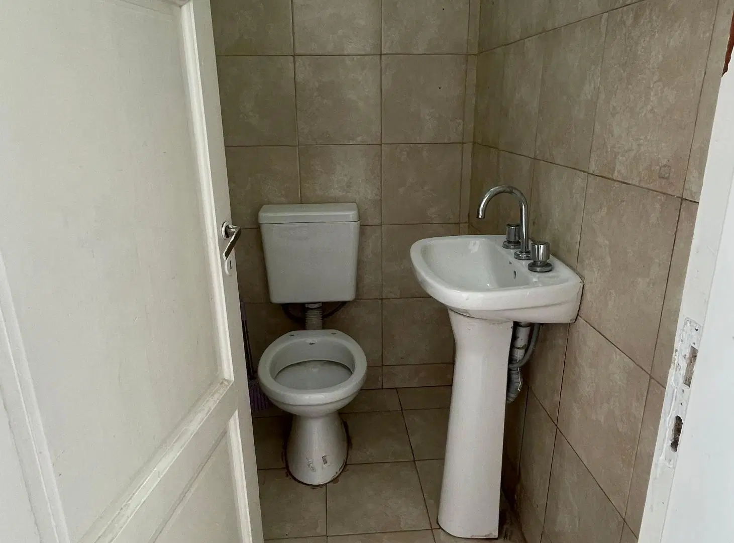 ALQUILO LOCAL COMERCIAL SOBRE AVENIDA SANTA ANA 1600 2
