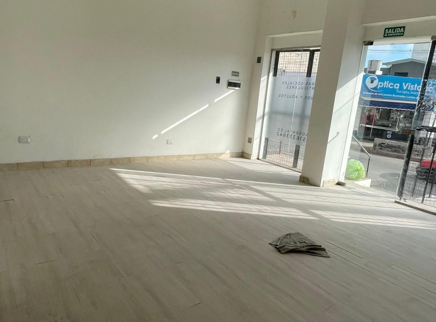 ALQUILO LOCAL COMERCIAL SOBRE AVENIDA SANTA ANA 1600