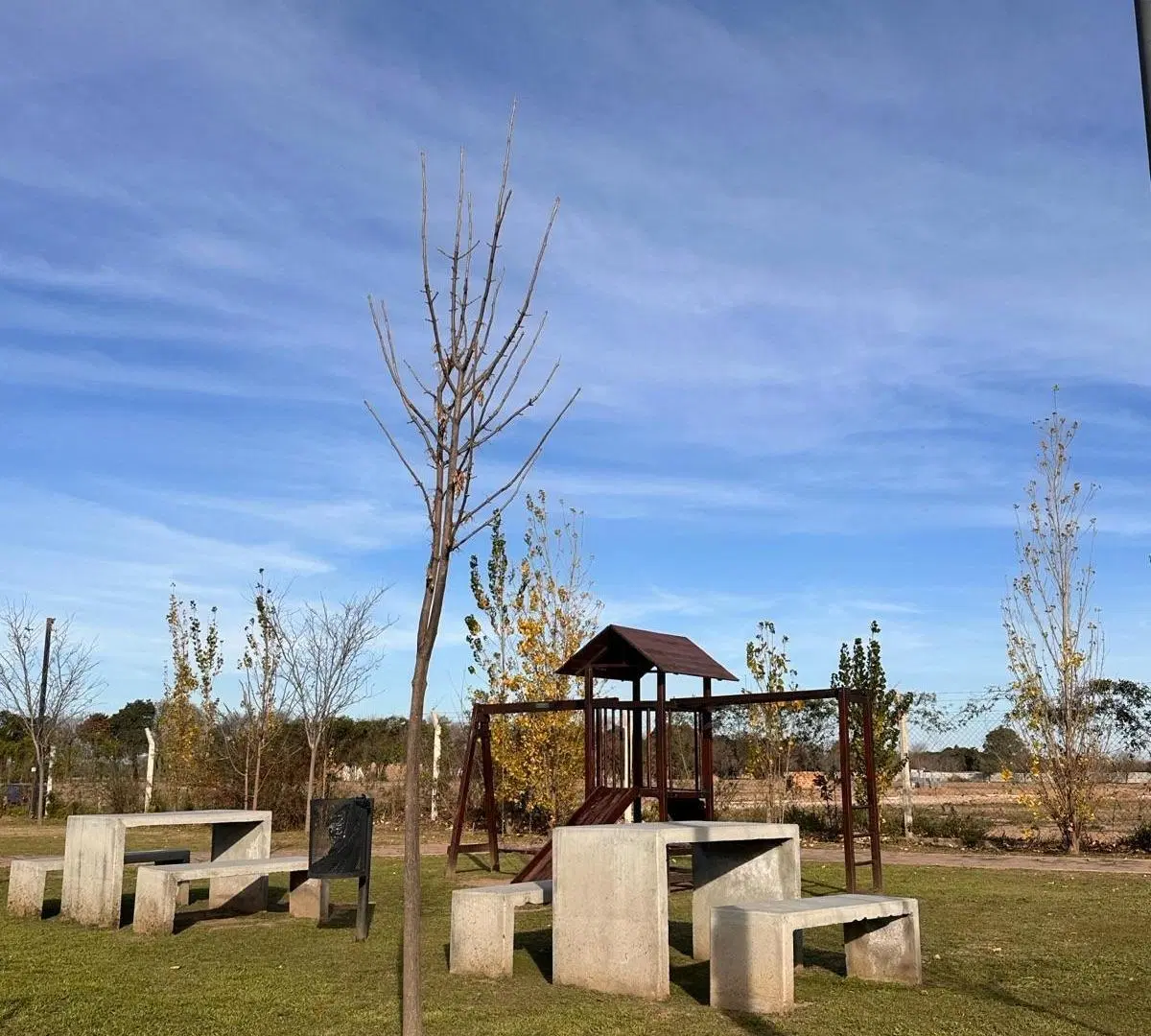 Lote apto duplex Distrito Sur 3