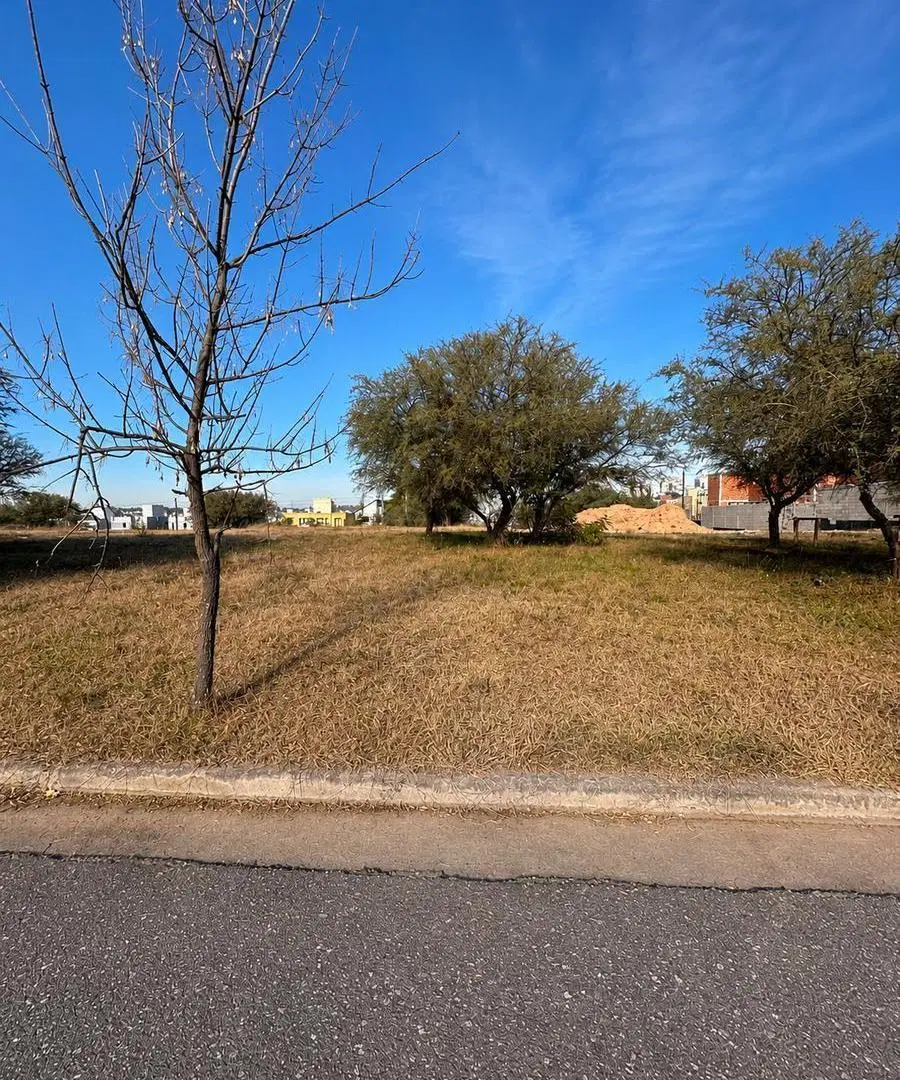Venta Lote 360 mts en Lomas del Chateau 8