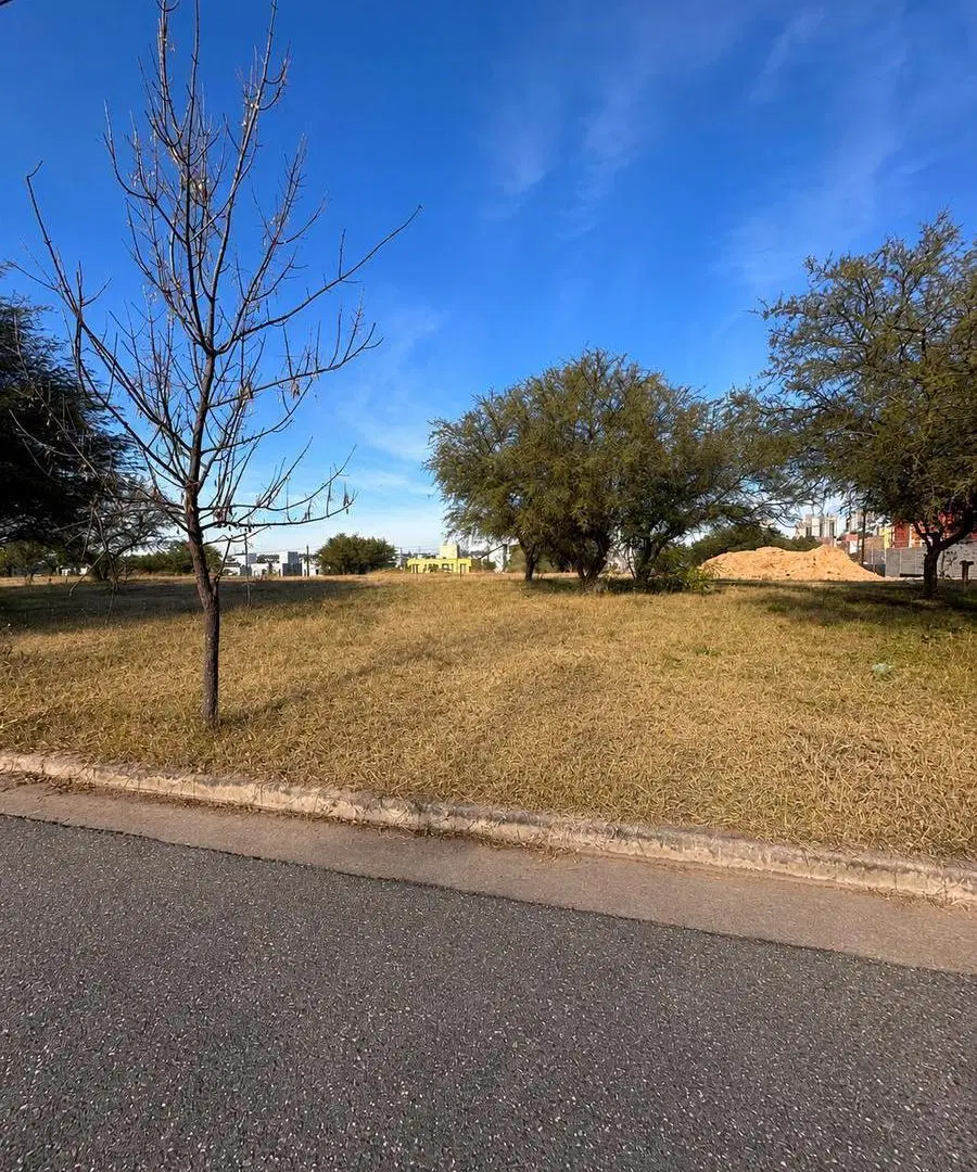 Venta Lote 360 mts en Lomas del Chateau 4
