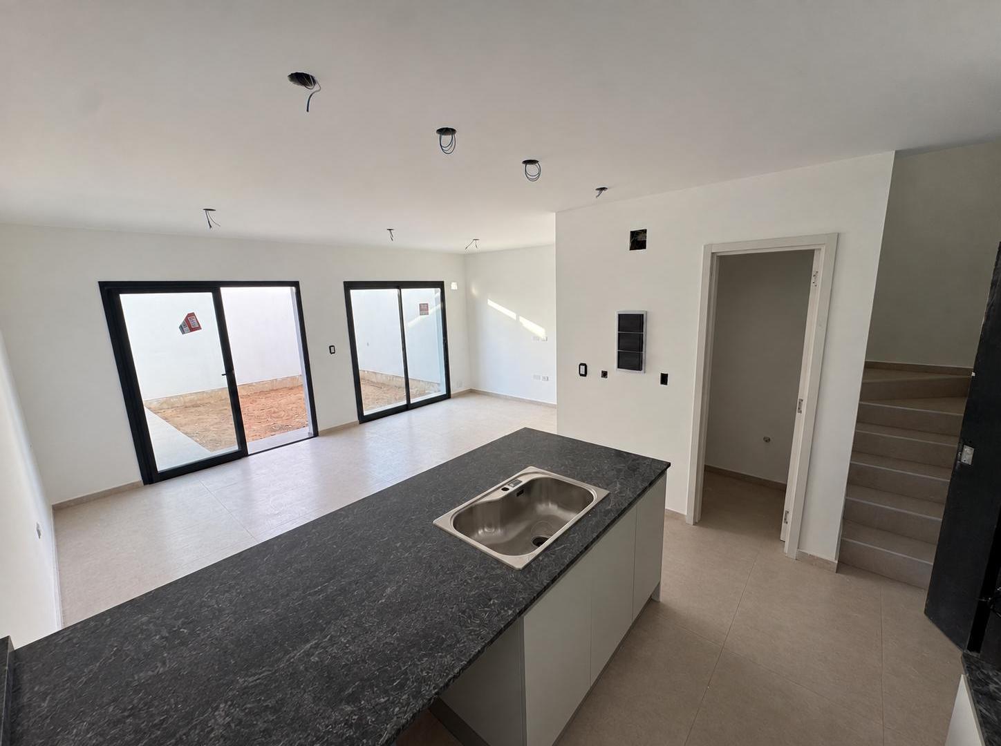 Foto de Venta Duplex en Barrio Urca - 2 dorm, imagen 3