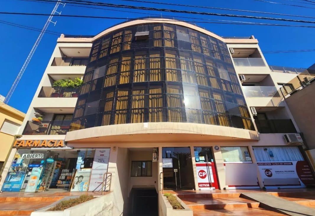 Venta - Departamento Sobre Av San Martín a Pocas Cuadras del Centro 5