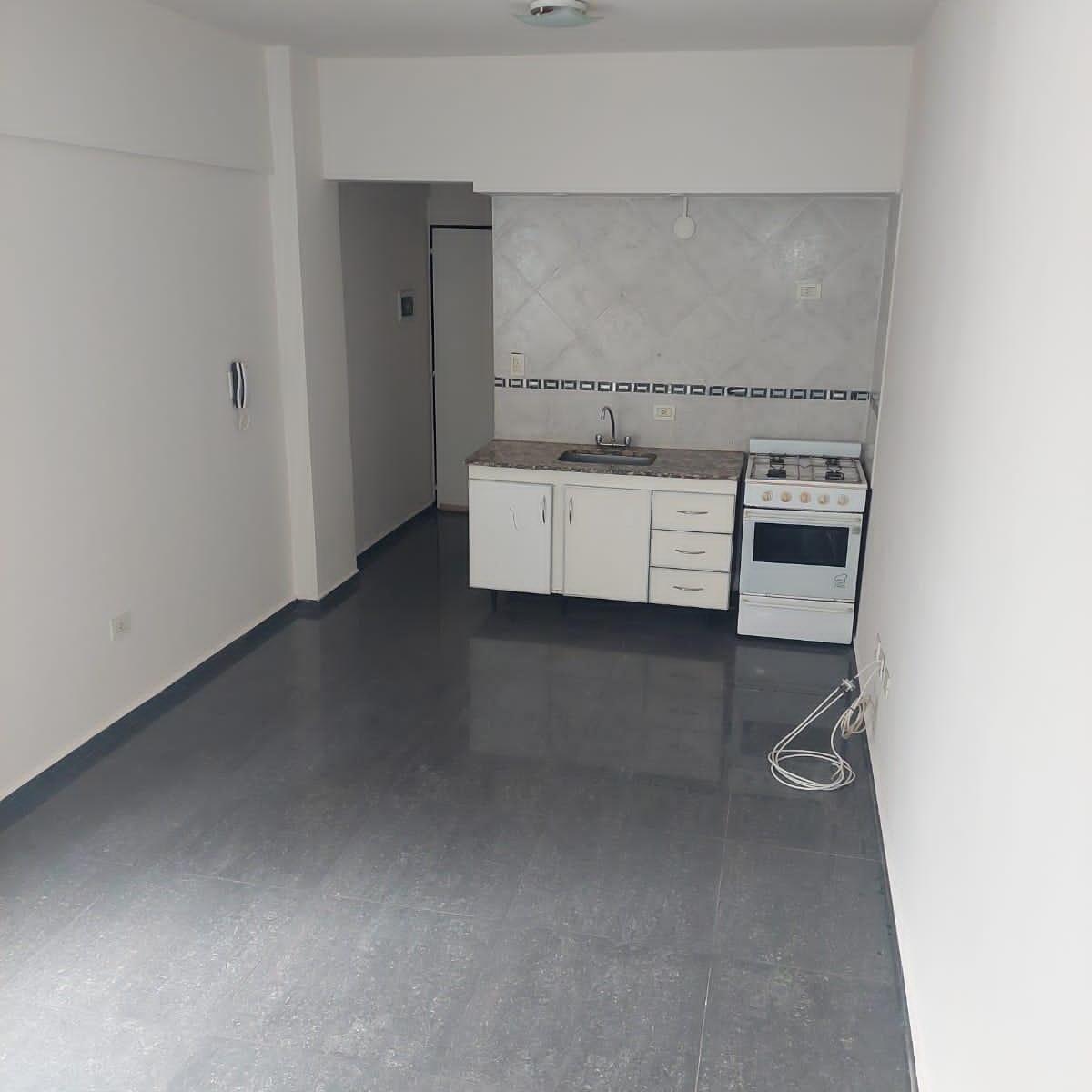 Venta - Departamento Sobre Av San Martín a Pocas Cuadras del Centro 1