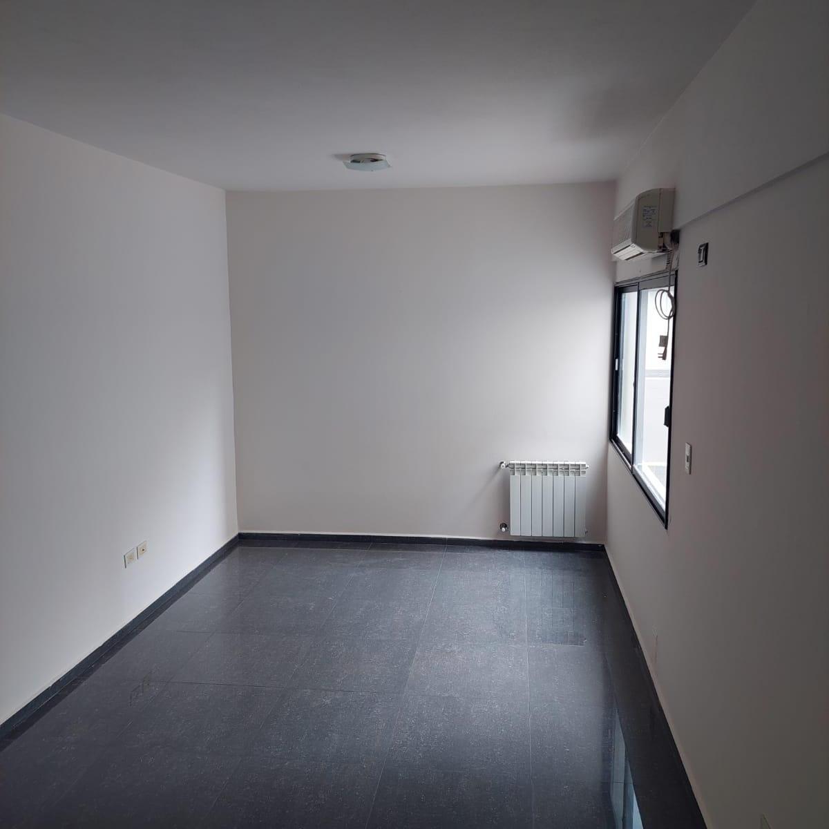 Venta - Departamento Sobre Av San Martín a Pocas Cuadras del Centro 4