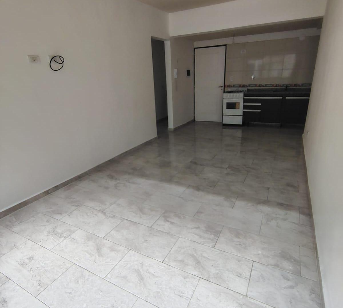 departamento sobre Av. San Martin