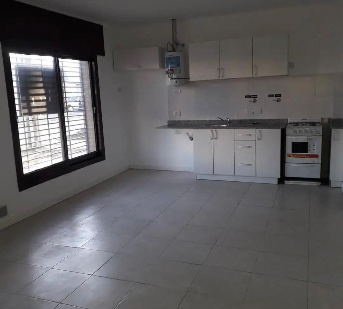 Foto de Departamento SIN EXPENSAS de 30 m² en alquiler en La Plata en calle 9, imagen 4