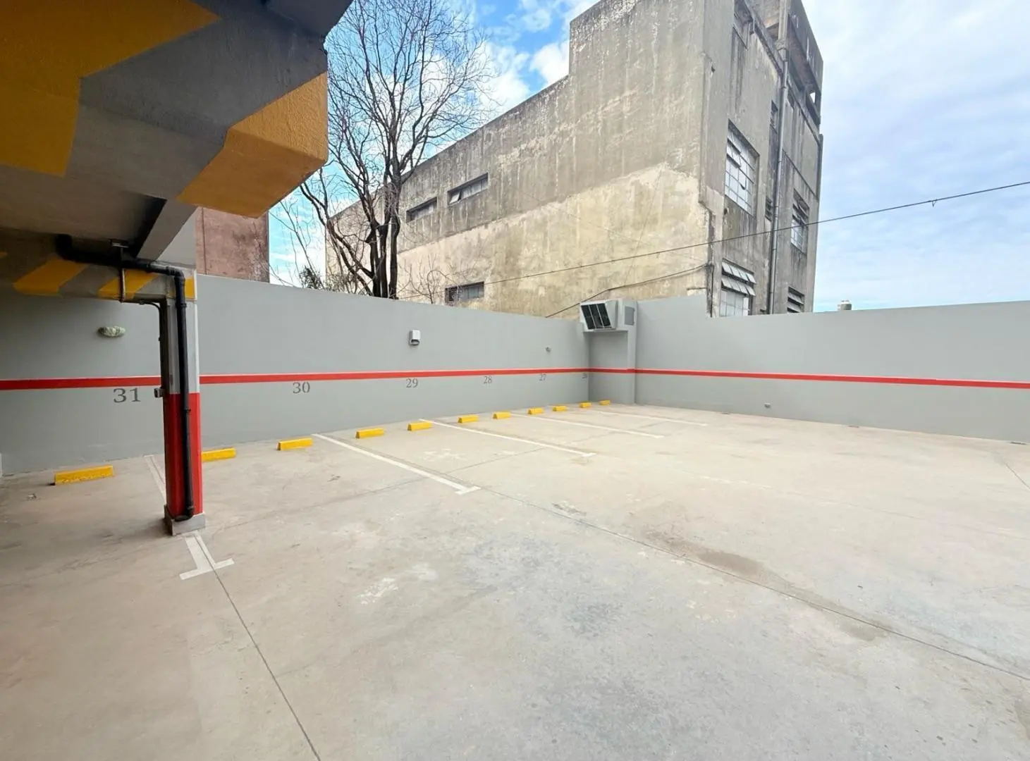 Cocheras en cuotas - Av. Patricios - Red Tower 3