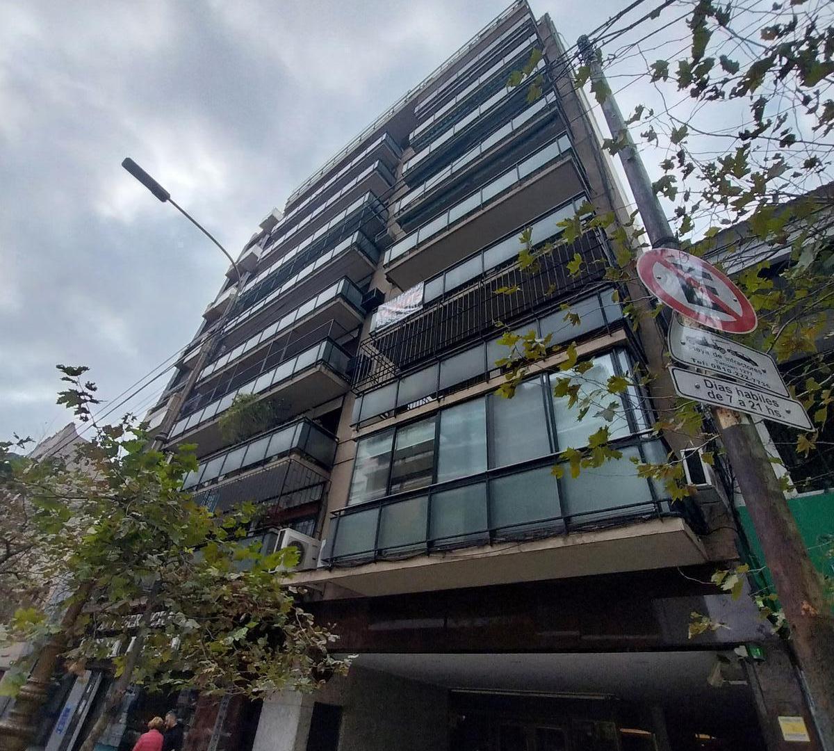 SEMIPISO en Av. Montes de Oca - RENOVADO
