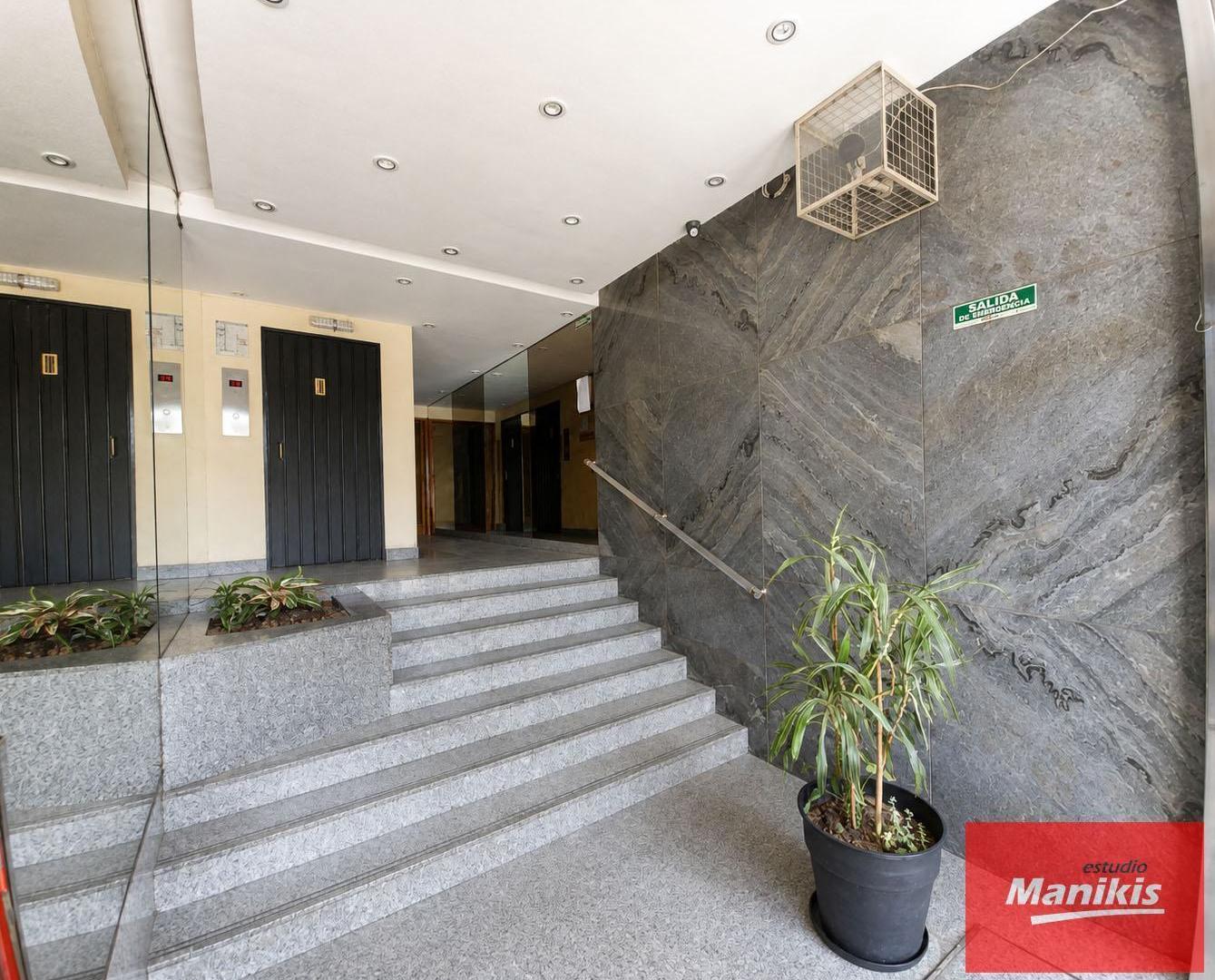 Foto de VENTA - Departamento 2 ambientes - Floresta, imagen 1