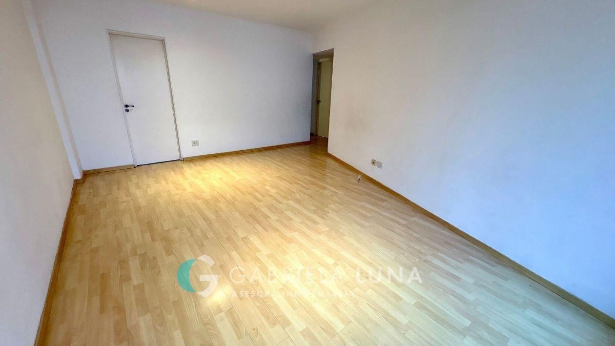 Foto de ALQUILER 3 AMBIENTES CON PALIER PRIVADO - BALCÓN Y COCHERA - SAAVEDRA, imagen 1