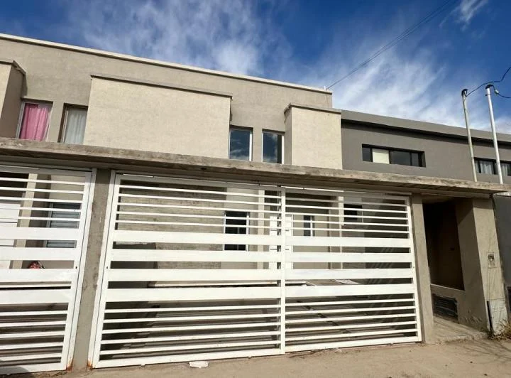 Alquiler duplex 3 dormitorios- Altos del limay- 1