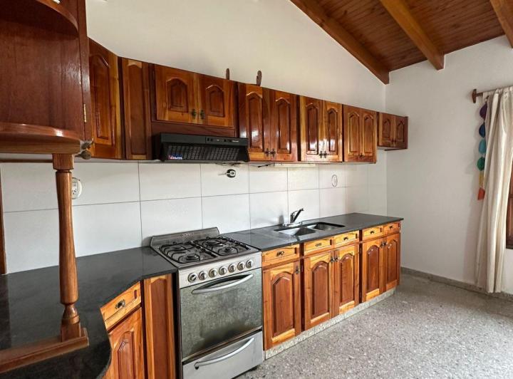 Alquiler casa amplia en Santa Genoveva 2