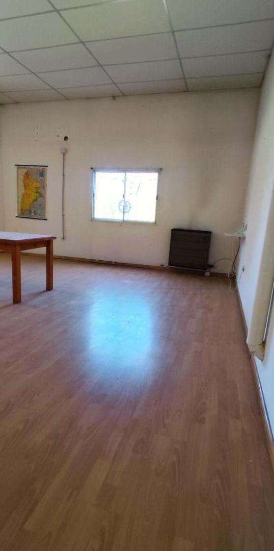 Foto de ALQUILER Y VENTA ! GALPON COMERCIAL INDUSTRIAL, imagen 4