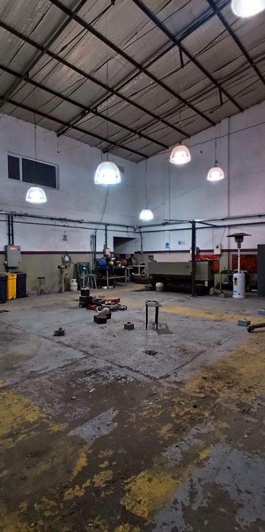 Foto de ALQUILER Y VENTA ! GALPON COMERCIAL INDUSTRIAL, imagen 2