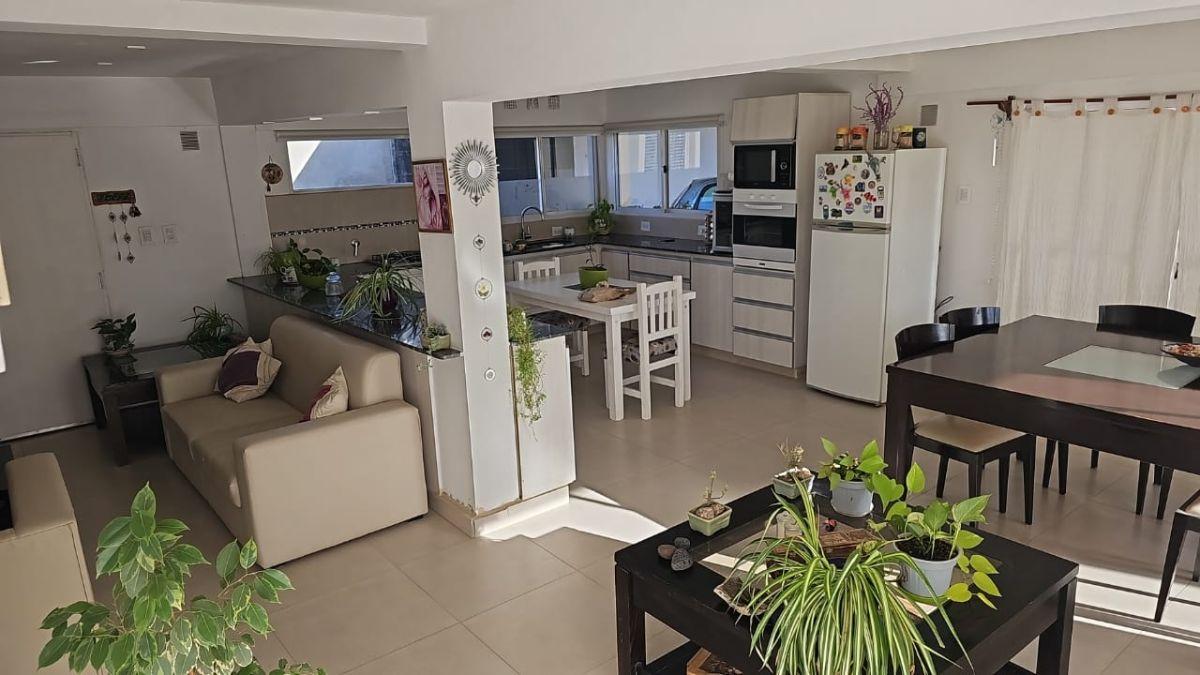 Foto de Alquiler Casa Residencial, imagen 1