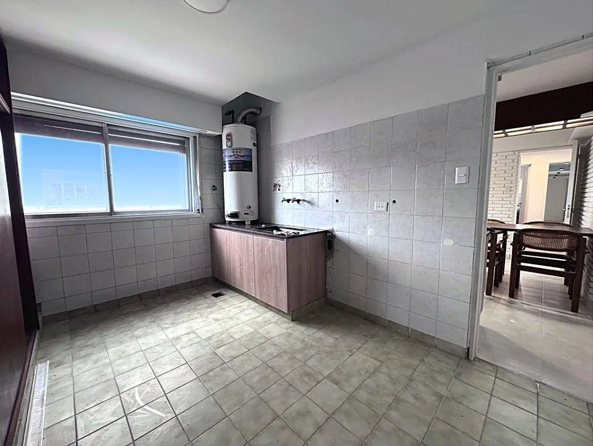 VENTA SEMIPISO 4 DORMITORIOS/ COCHERA 4