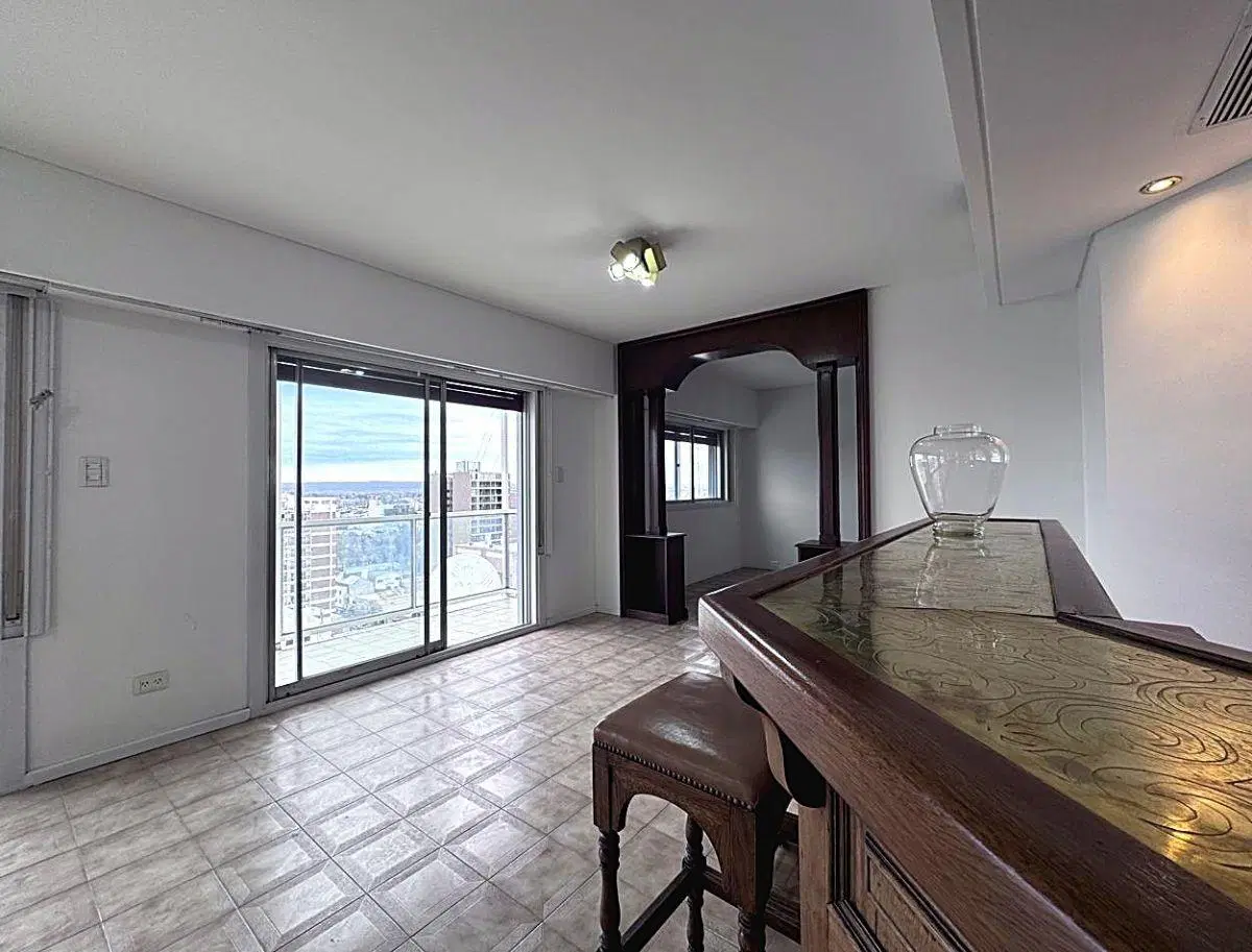 VENTA SEMIPISO 4 DORMITORIOS/ COCHERA 2