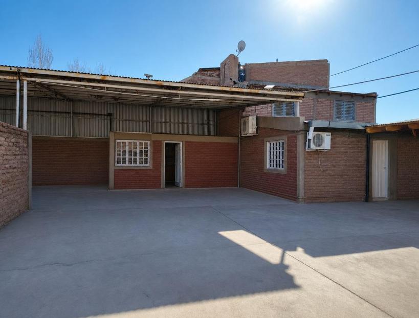 Foto de VENTA DE BASE OPERATIVA EN RINCÓN DE LOS SAUCES, imagen 3