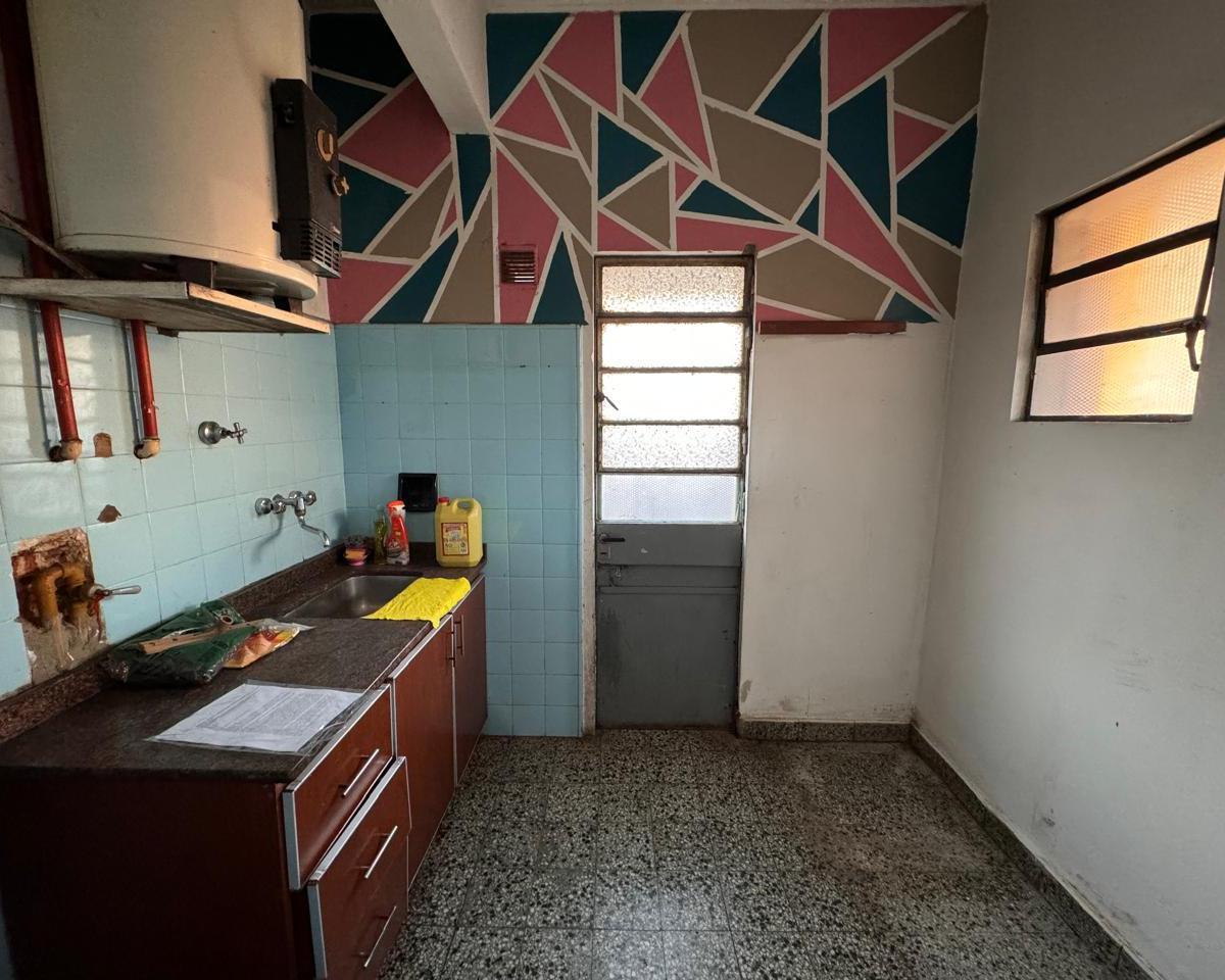 Casa a 3 cuadras de plaza de MArmol, con departamento atras!