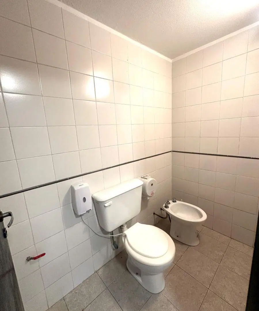 Local 160m² c/ Vidriera - 5 Privados/oficinas - Barrio Alberdi 4