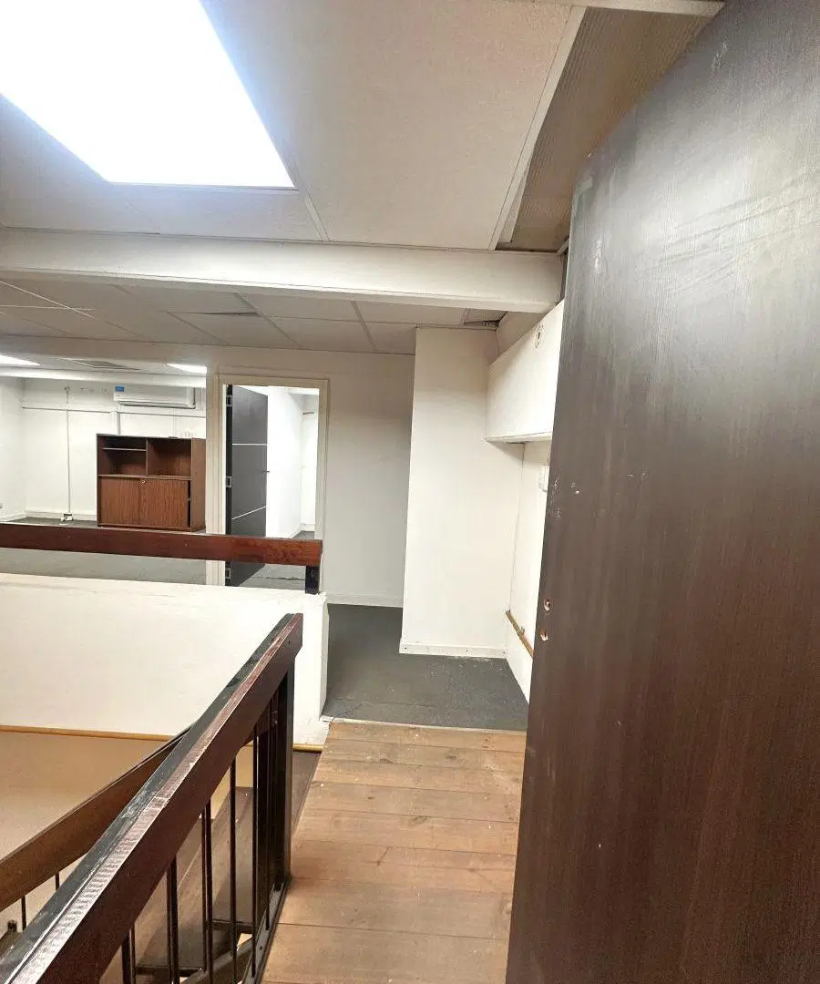 Local 160m² c/ Vidriera - 5 Privados/oficinas - Barrio Alberdi 5