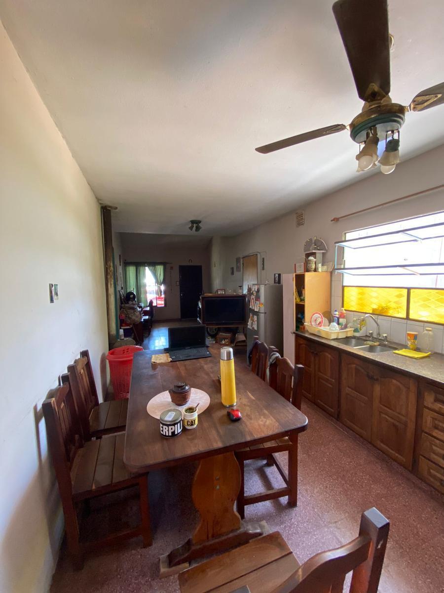 Casa en Venta en Colonia Caroya 3 Dorm + Dpto a Reciclar 1