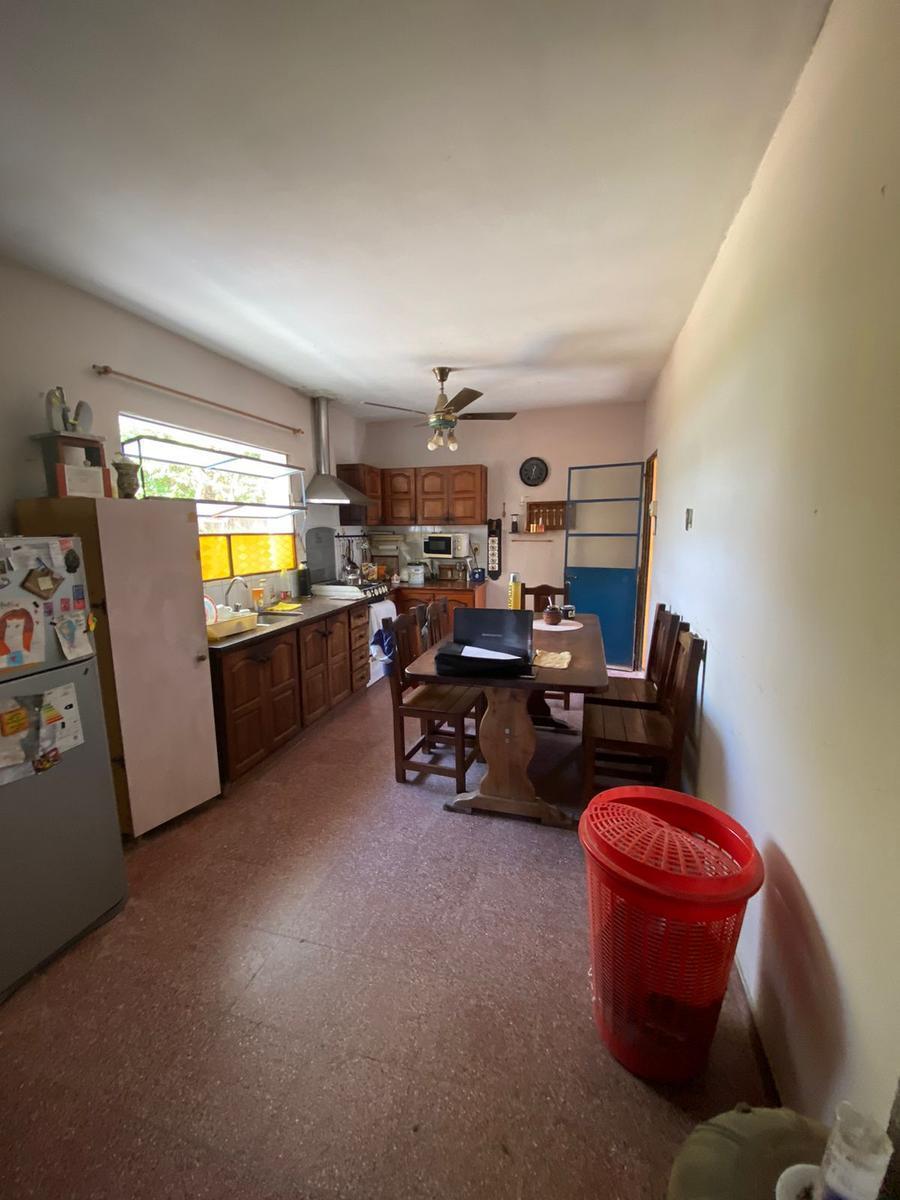 Casa en Venta en Colonia Caroya 3 Dorm + Dpto a Reciclar 4