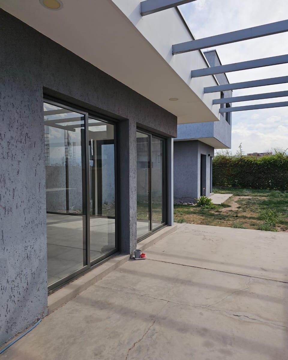 Oportunidad - Casa en Venta "Lomas de Russell" 5