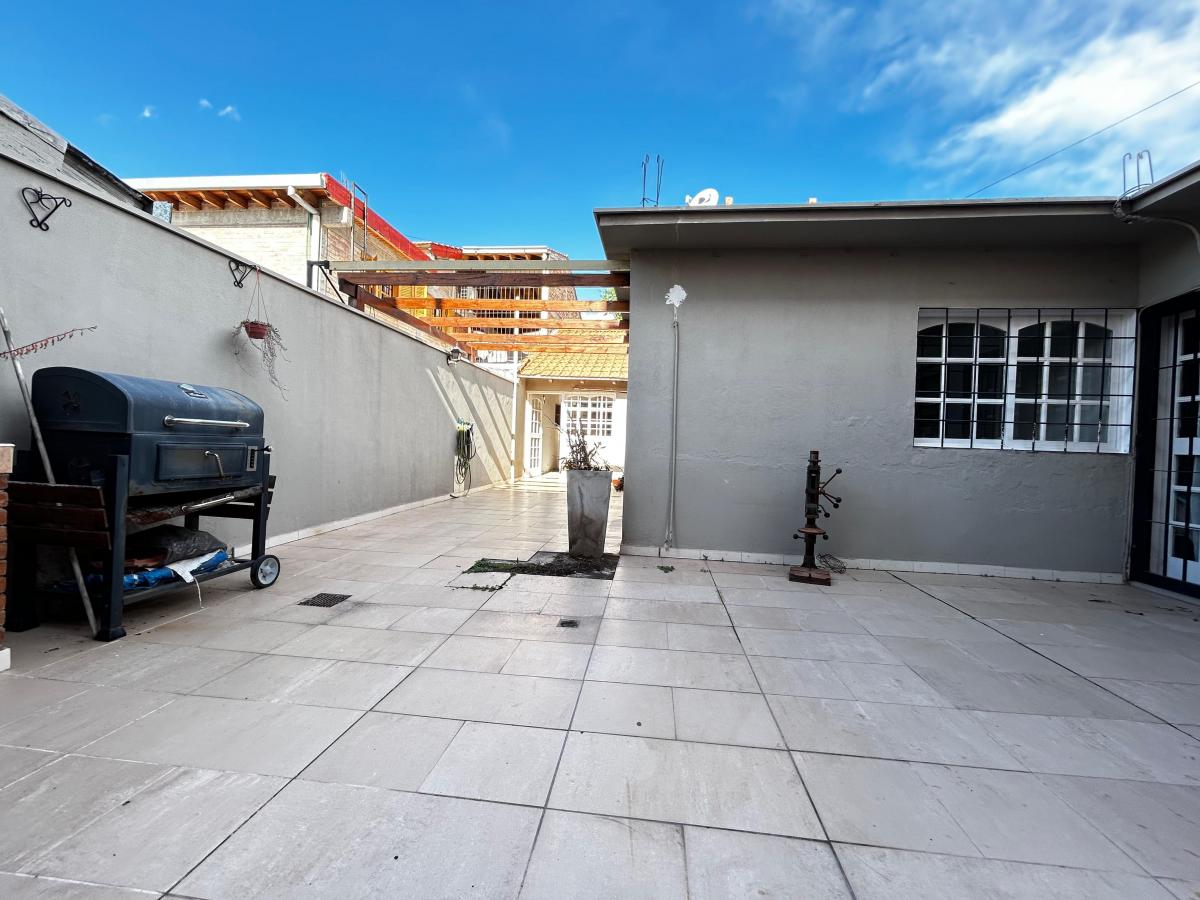 Comoda Casa en Los Robles 1269 3
