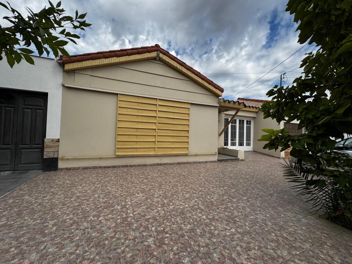 Venta Casa en Sarmiento 1500 Las Heras 2