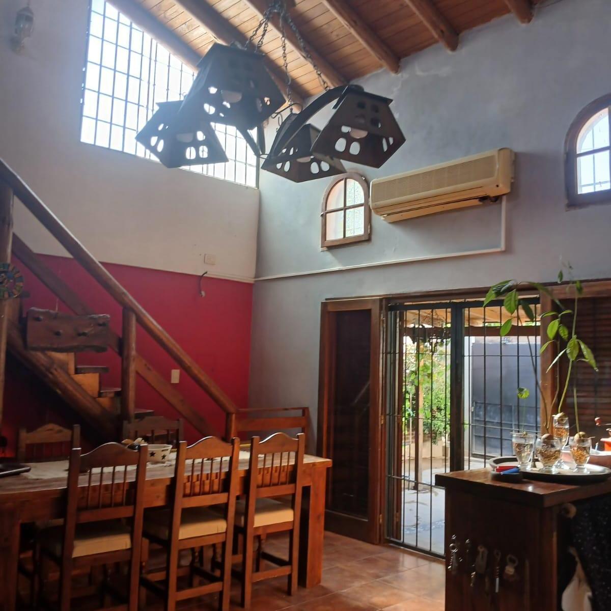 Hermosa Casa en Dorrego Calle Lamadrid 3