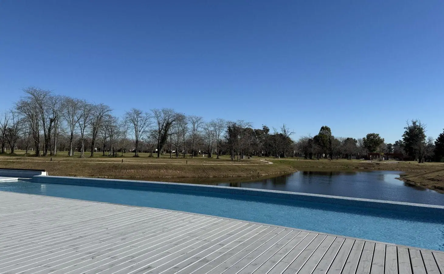 Terreno central, excelente ubicacion en venta ABRIL SUR, etapa 1 ! 4