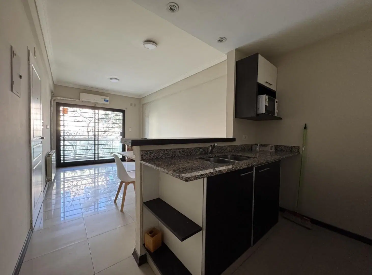 Departamento 2 amb. en alquiler Plaza Conesa 2
