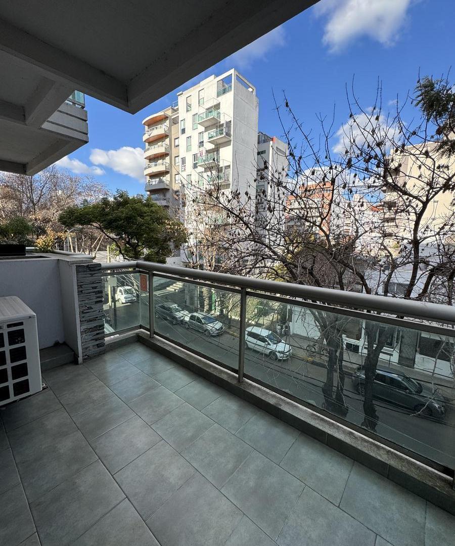 Foto de Departamento 2 amb. en alquiler Plaza Conesa, imagen 2