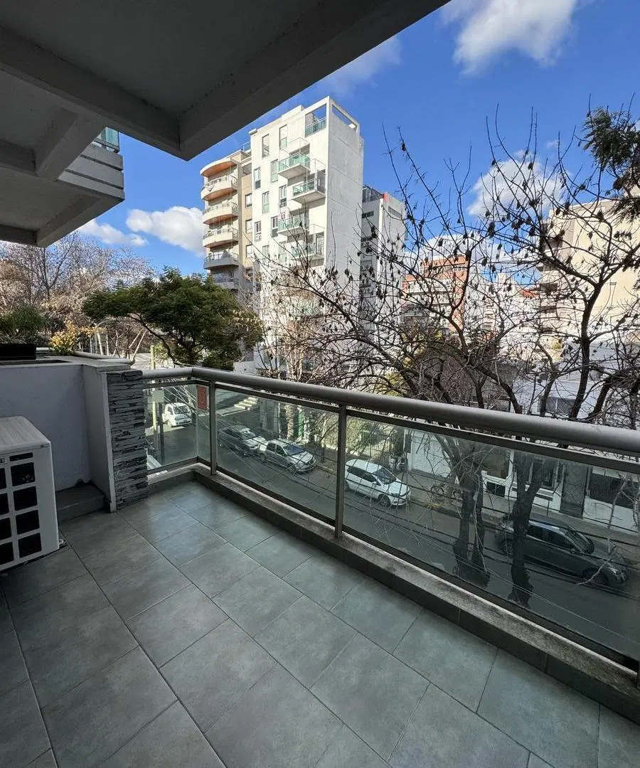 Departamento 2 amb. en alquiler Plaza Conesa 1
