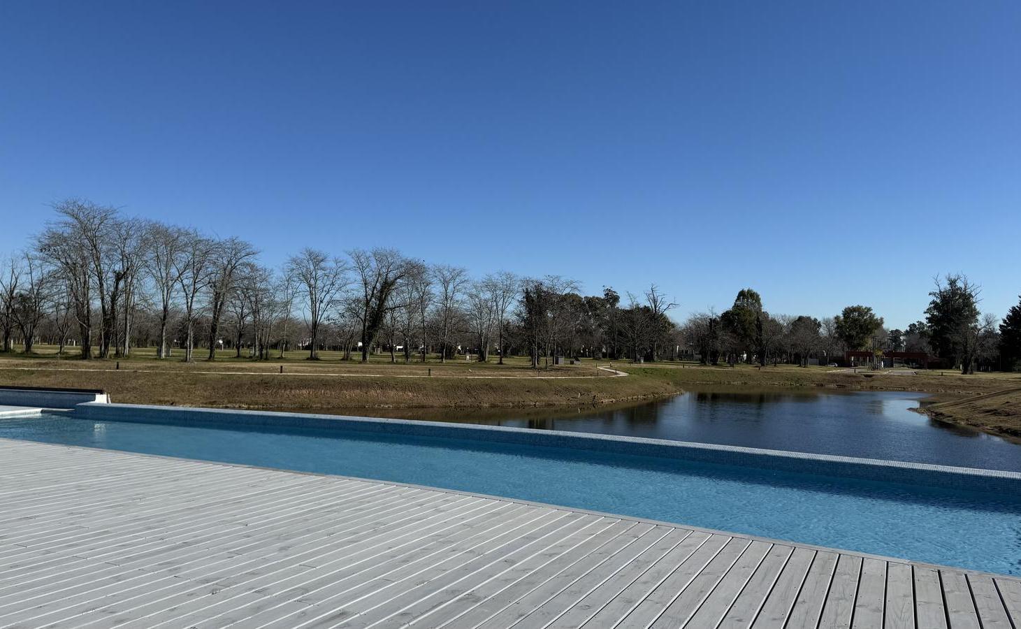Foto de Terreno central, excelente ubicacion en venta ABRIL SUR., imagen 2