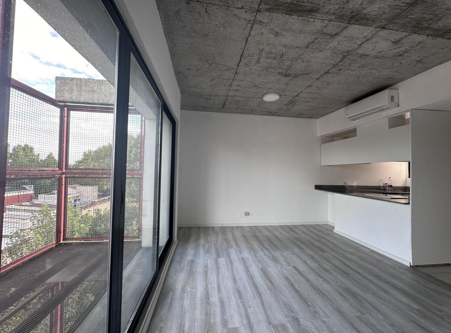 Foto de Alquiler departamento 3 ambientes en Quilmes, balcon, sum y parrilla., imagen 5