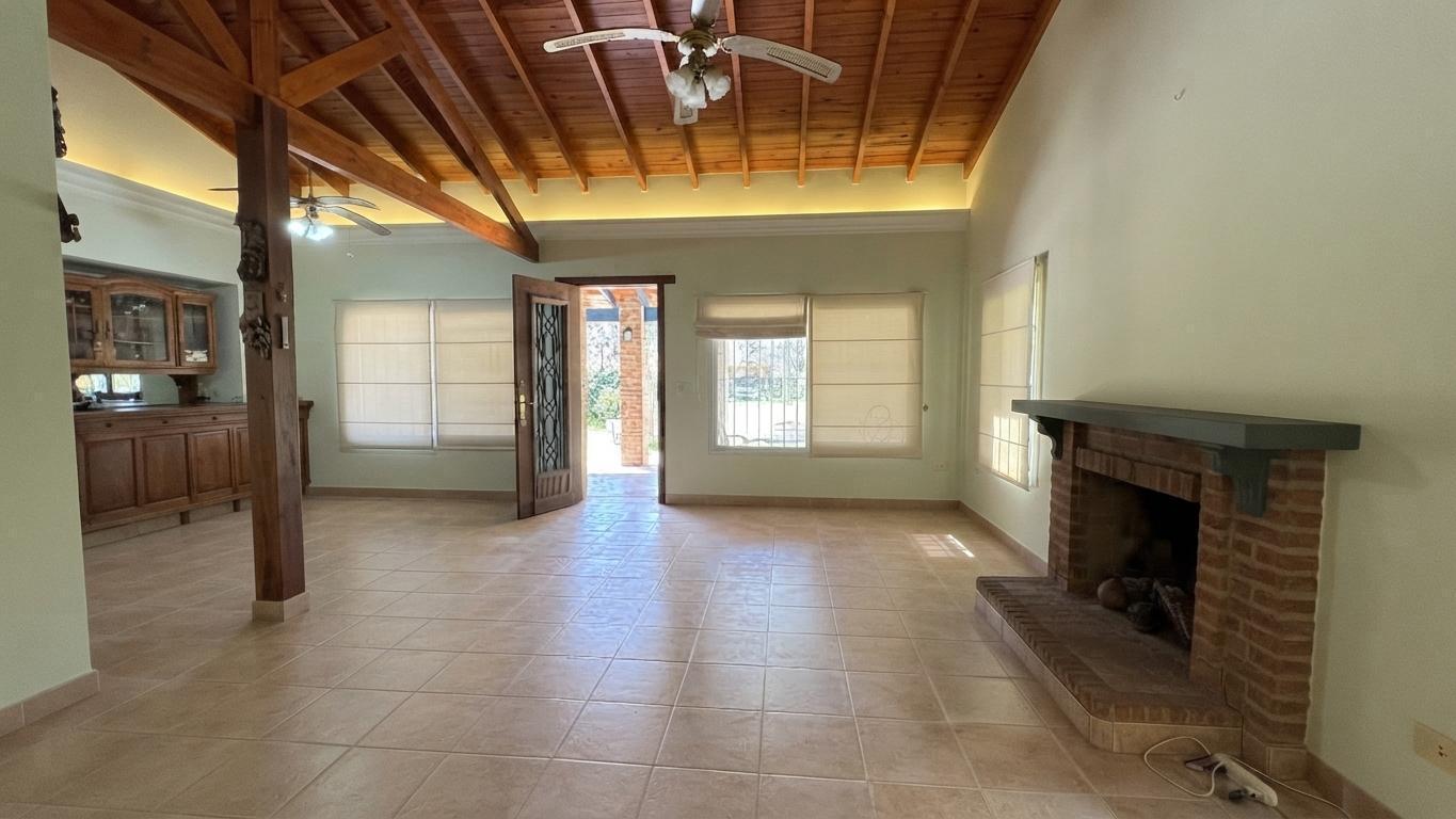 Foto de Casa en el Carmencito en venta, sobre lote de 1250m², imagen 2