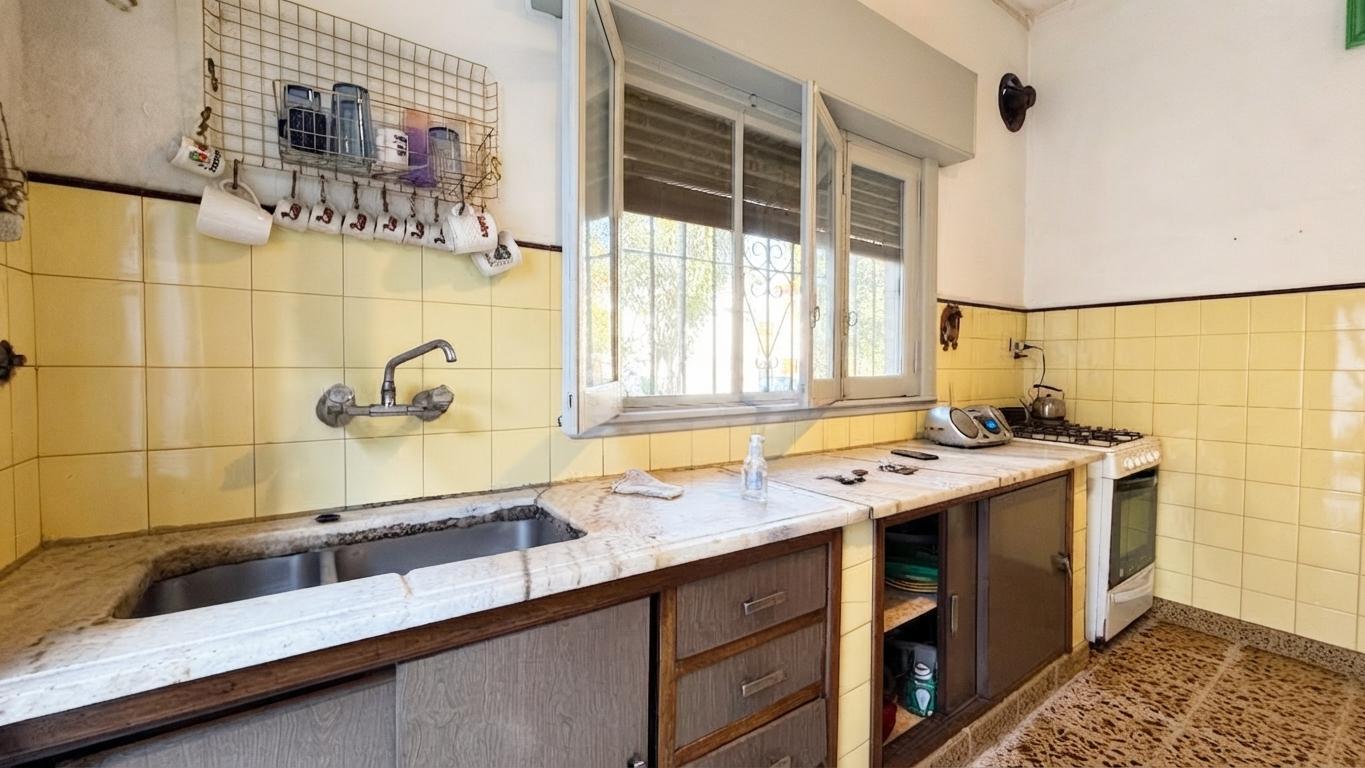 Foto de Casa en venta en Wilde, patio, cochera y terraza, imagen 5