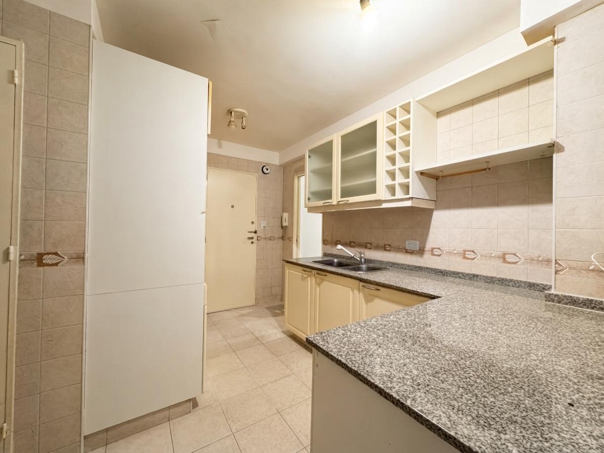 Foto de Departamento 5 ambientes, con patio y cochera en venta, Balvanera, imagen 5