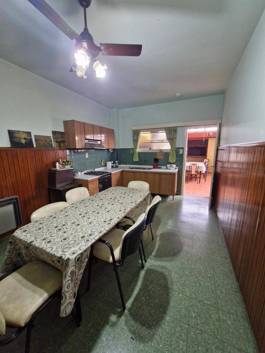 Venta Casa 6 Amb 3 Al Frente y 3 C/frente Entrad Indv Ideal P/2 Flias Local Gar 2
