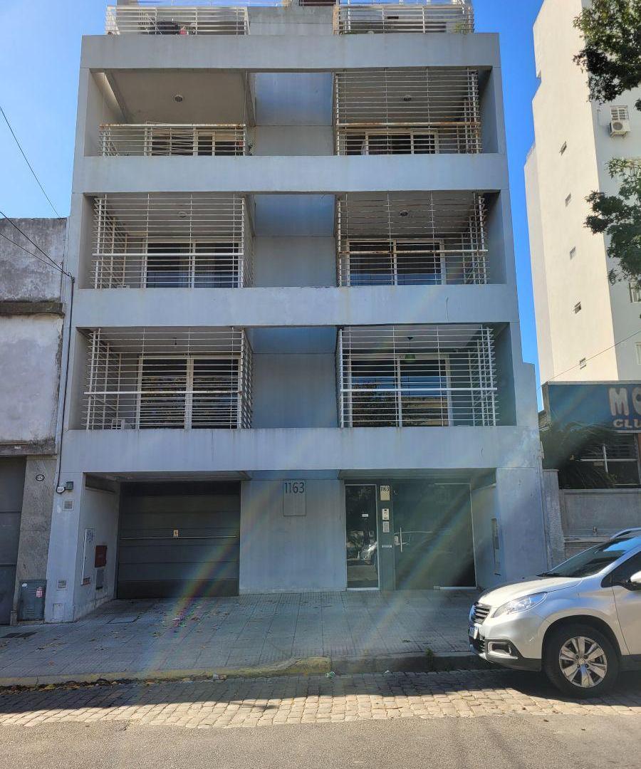 VENTA MONOAMBIENTE CON BALCON AL FRENTE Y PATIO