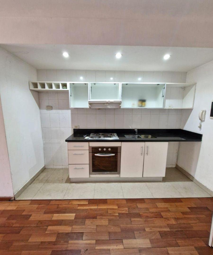 Foto de Alquiler Monoambiente con Balcon Al Frente y Patio, imagen 2