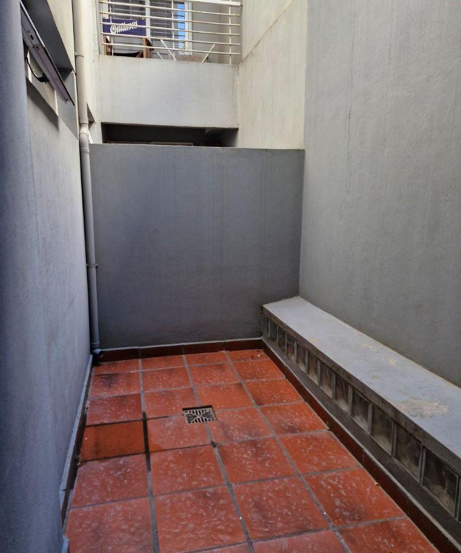 Foto de Alquiler Monoambiente con Balcon Al Frente y Patio, imagen 4