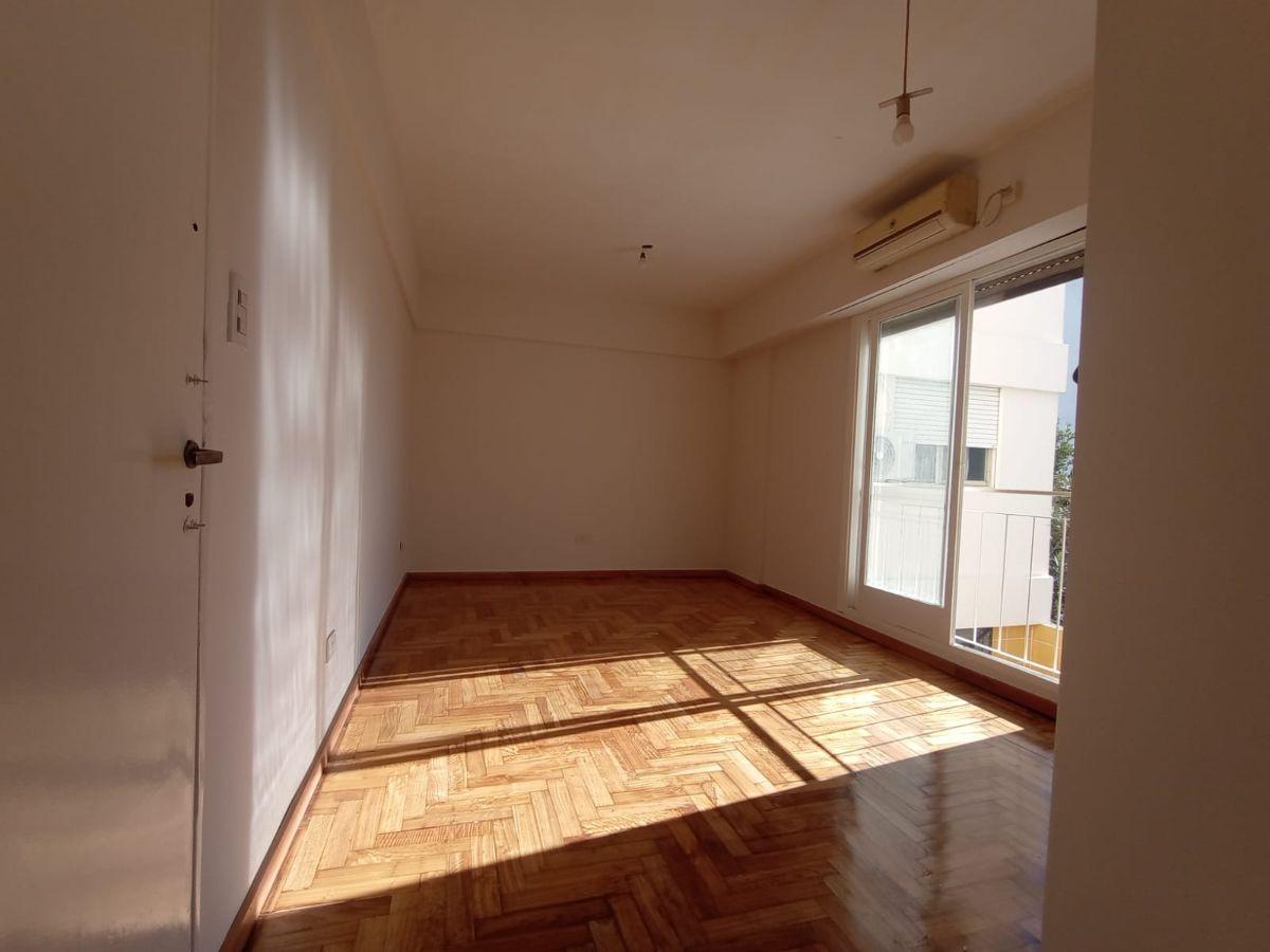 Foto de Monoambiente en alquiler en Monte Castro | Muy luminoso y apto, imagen 5