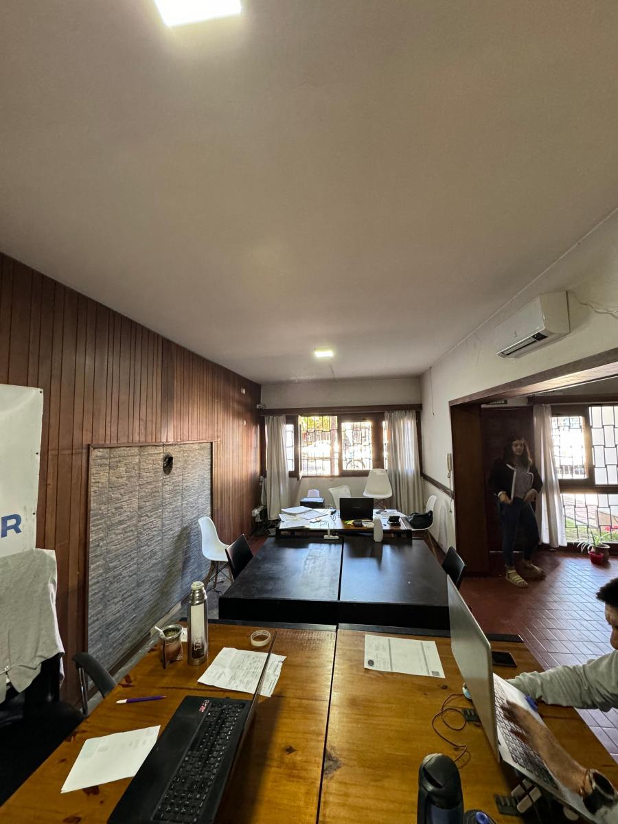 Casa de Categoría en Pleno Centro de Tunuyán 4