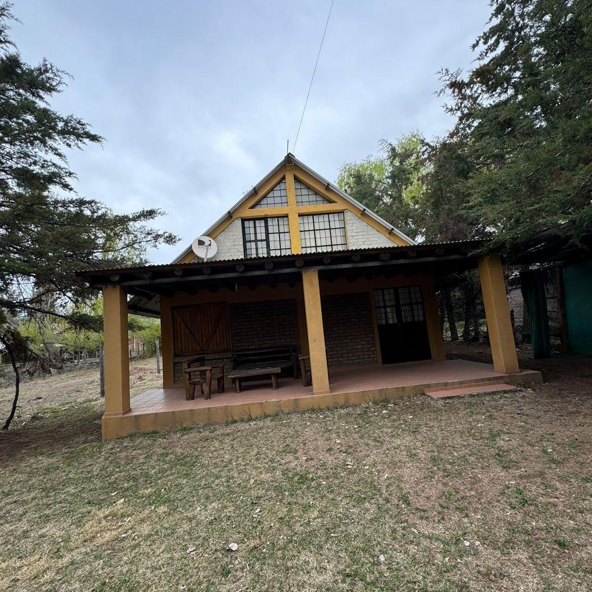Oportunidad Única en El Manzano Histórico. Lote y Casas en Venta. 1