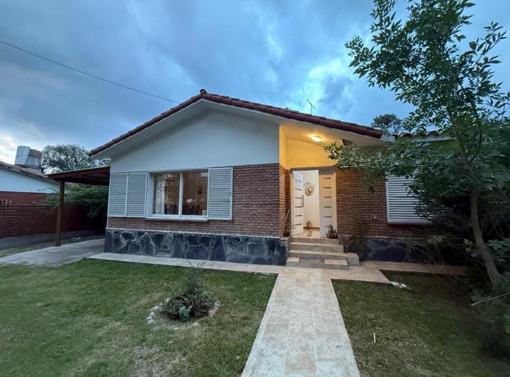 Villa Giardino, Gran propiedad con pileta y parque  1