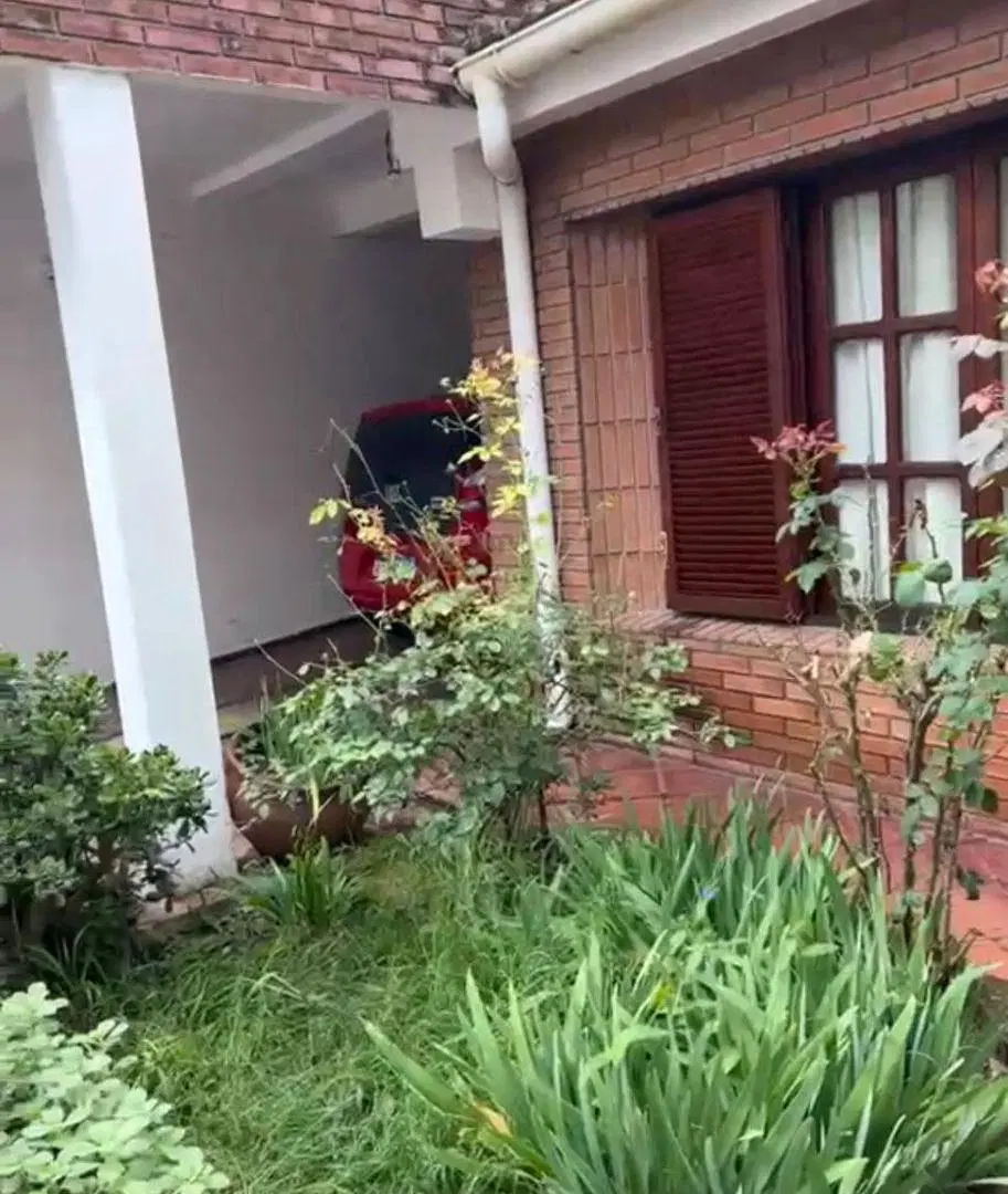CASA EN VENTA DE 462 m2 en ALTO ALBERDI!! 4